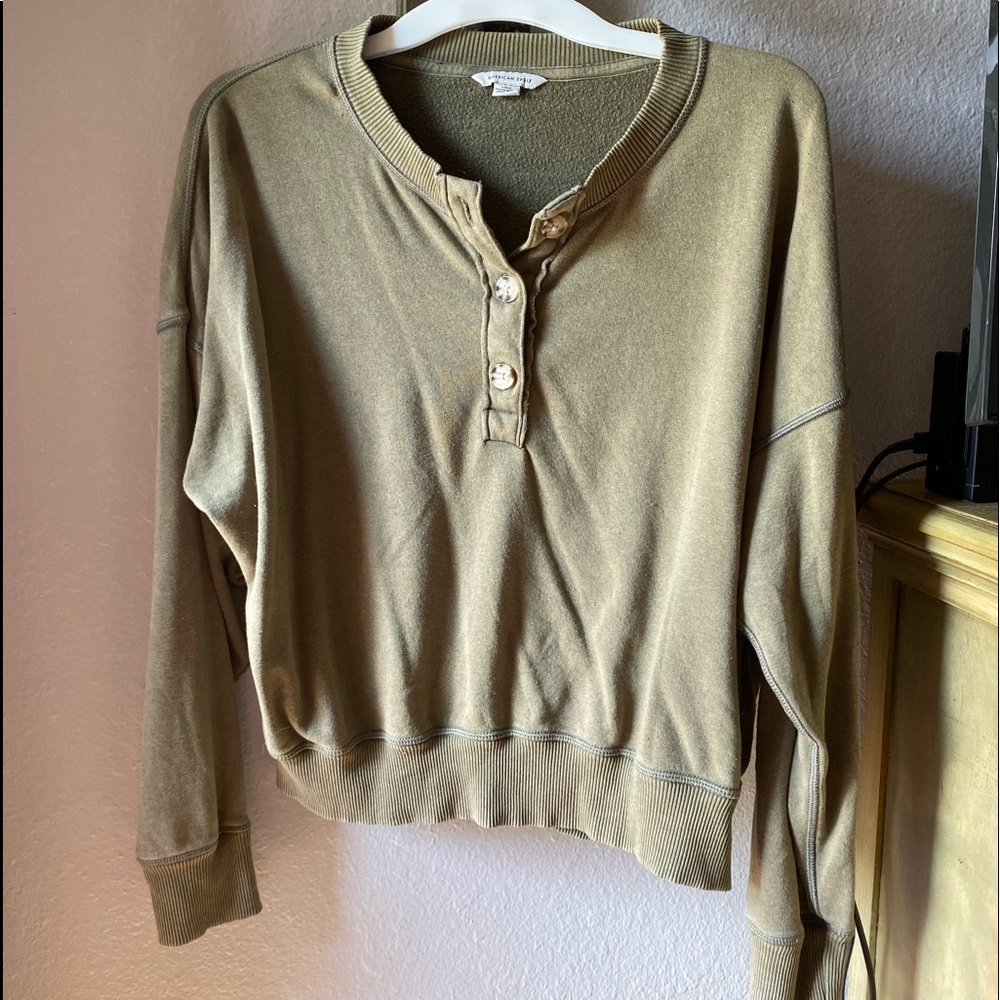 Green cropped American Eagle pullover